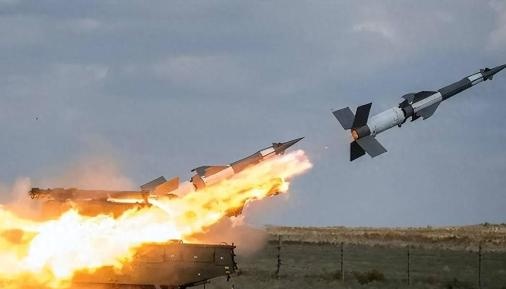 凌晨4点袭击，印军疑发射150架以色列无人机：攻击藏南山口游击队。



7月1