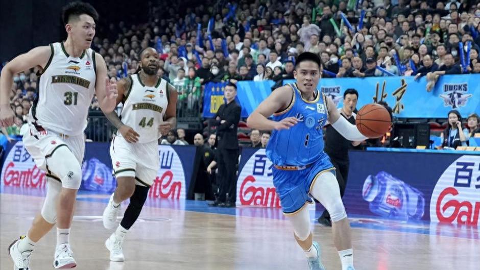 一个回合罚球6次，京辽大战转折点，99号裁判遭质疑