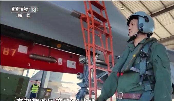 央视公开了，我军1架歼16战机，在海上近距离缠斗F-35！结果1架歼16战机，一