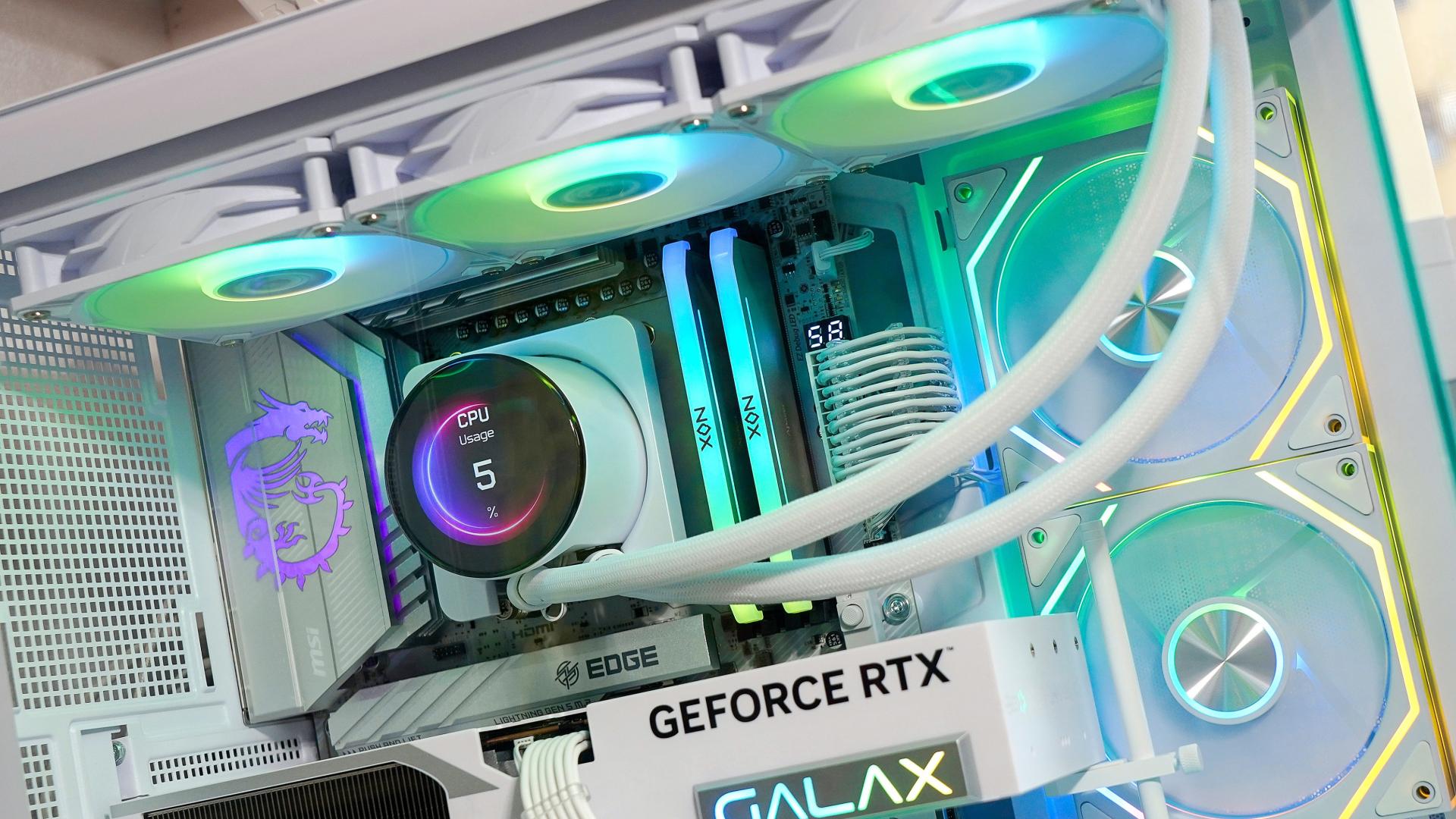 有屏幕还能把线藏好的微星P13 360水冷，看它如何调教9900X