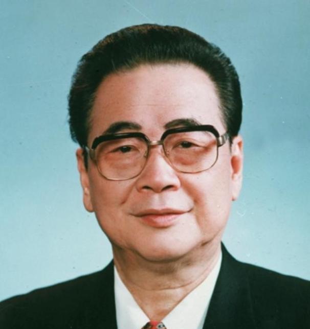 邓颖超临终遗言：李鹏。背后的故事令人动容。



1992年7月，一位伟大的女性