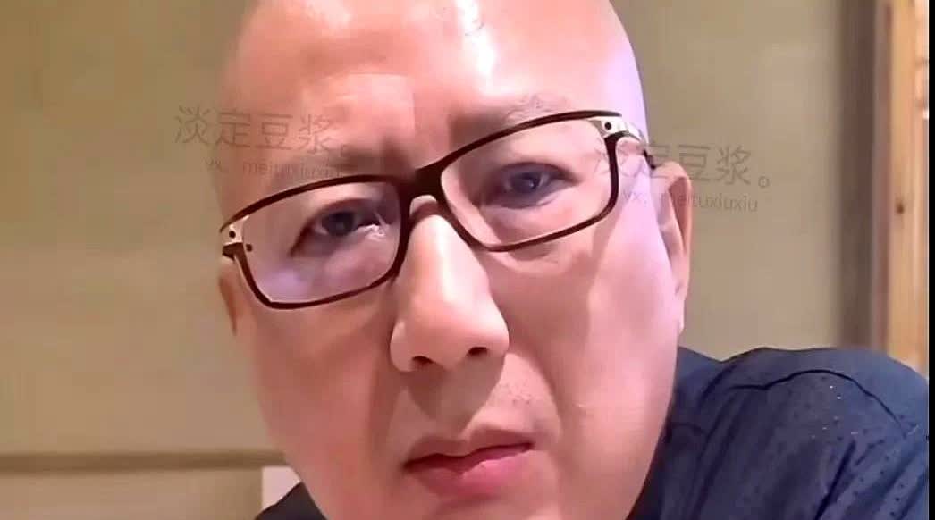 谁知道他叫啥名？

去祭奠相声演员杨少华，进人家灵堂大吵吵大喊的，说“委屈一