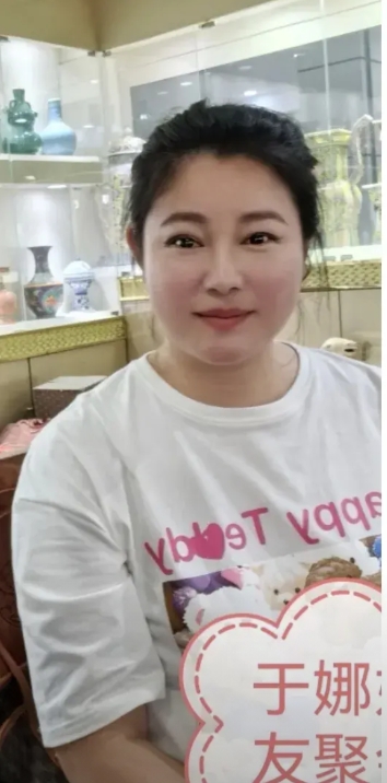差点没认出来是于娜！仔细辨认了很久才相信。
当年《拿什么拯救你我的爱人》还挺火的