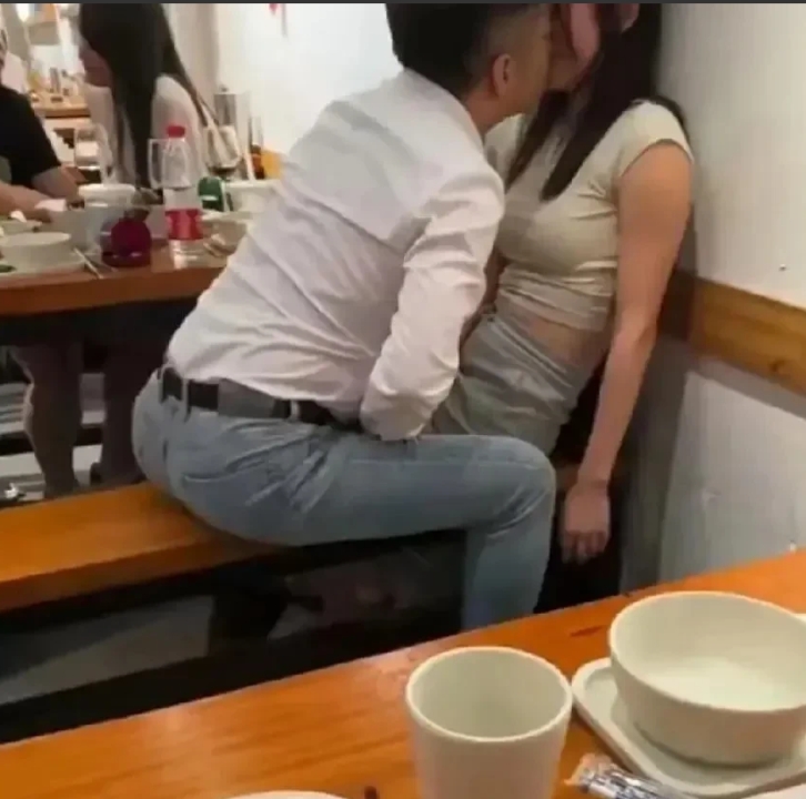 这就是人人都羡慕的爱情吧。[玫瑰][玫瑰][玫瑰][玫瑰]