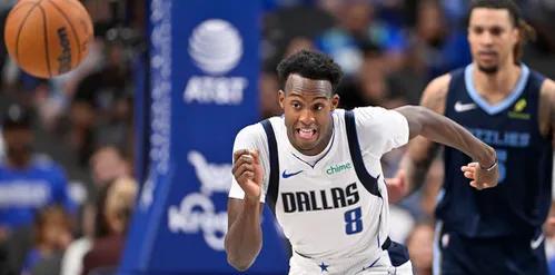 据ESPN记者沙姆斯·查拉尼亚报道，前首轮秀奥利维尔-马克森斯·普罗斯珀已同意与