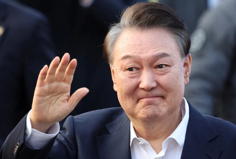 韩国大选时间确定，尹锡悦会见潜在总统候选人，要为自己争取一线生机？
尹锡悦被正式