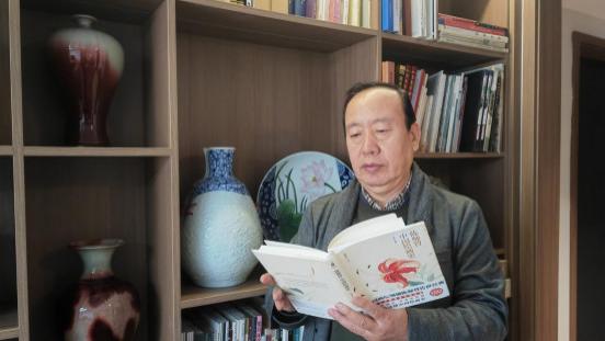 裴进堂：淡墨藏雅韵，雄笔写风神