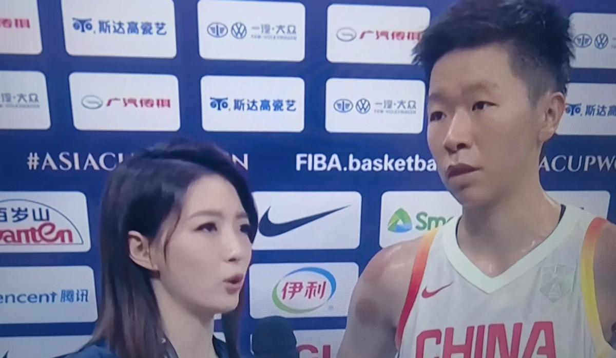 女篮大胜34分，关键不止是张子宇。
主教练一个暂停，暴露了真正的战术意图。
很多