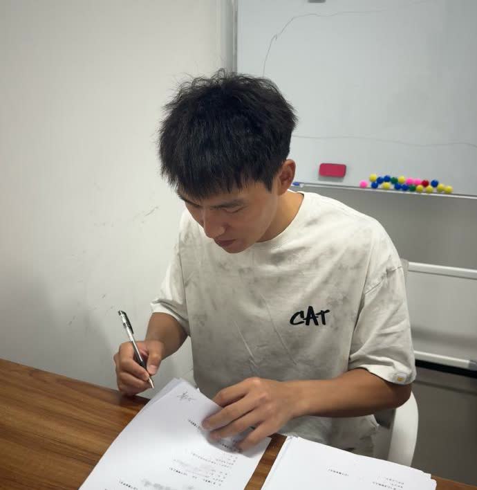 吴前、刘泽一、王仔路与浙江稠州俱乐部完成签约，王奕博顶薪投奔青岛，浙江稠州没有空