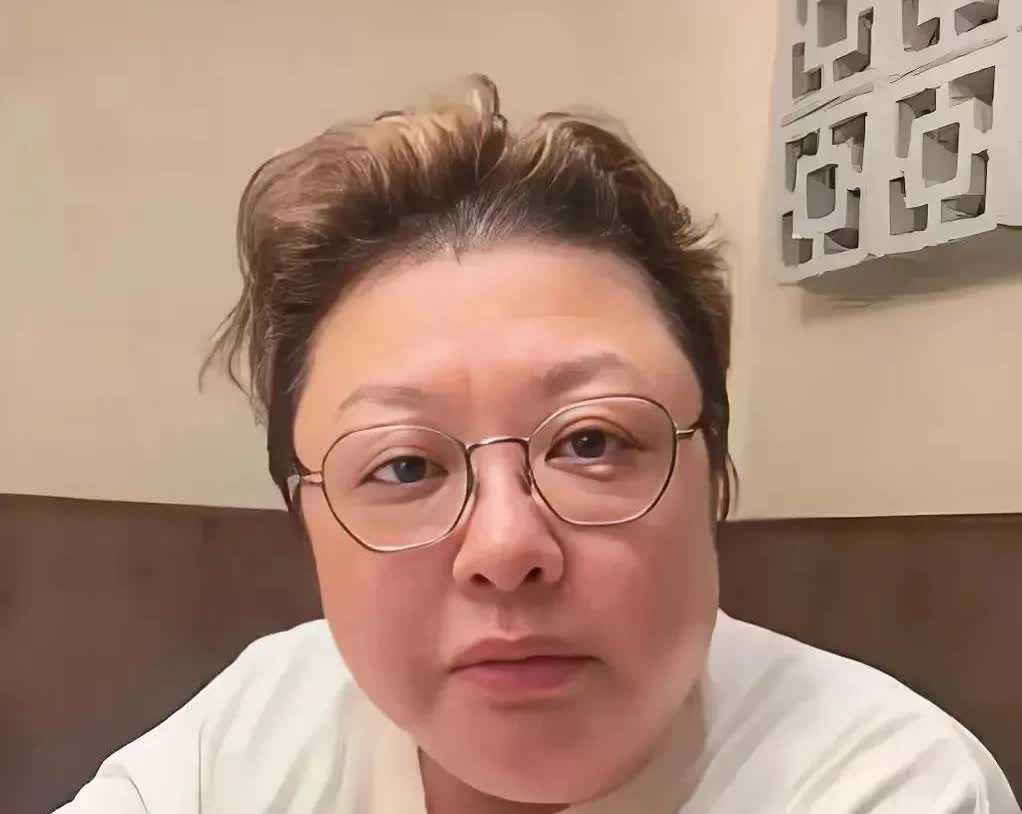 我们以后可能会很少在电视上看到韩红老师的身影了。
因为她自己公开宣布，“以后或