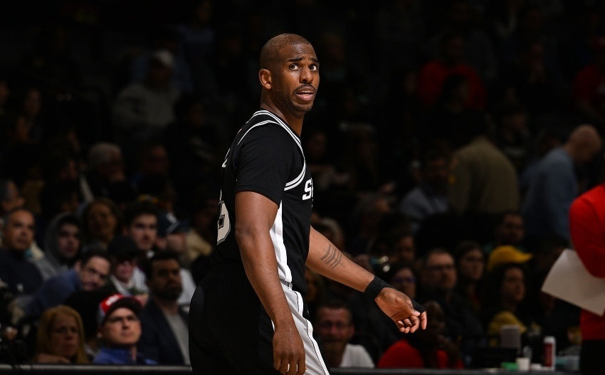 NBA常规赛，勇士客场挑战马刺，最终以148-106大胜对手，送给马刺四连败。勇