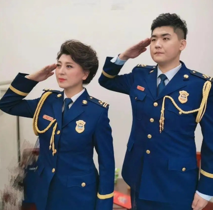 演员闫学晶儿子被实名举报儿子高考涉嫌移民事件，中戏第一时间回复，几个核心信息: