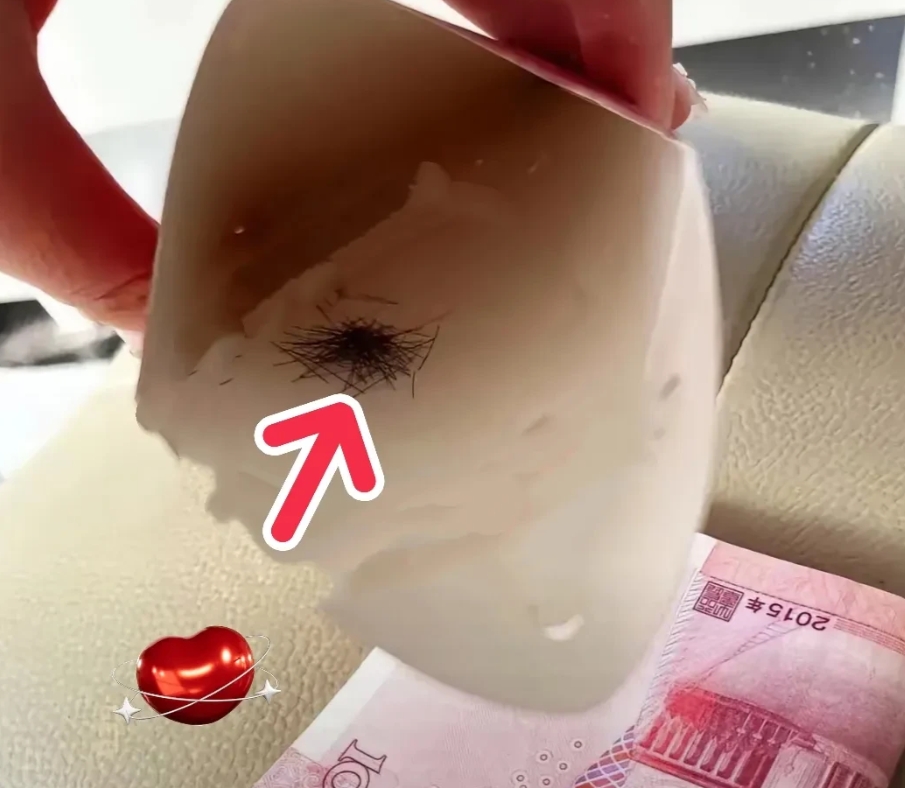 前几天发生了一件非常诡异的事情，想和大家分享一下！

也想请懂行的朋友帮我解答一