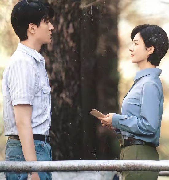 秦俊杰终于如愿以偿了呀！
​想当年秦俊杰在《青云志》的剧组，第一次见到赵丽颖本人