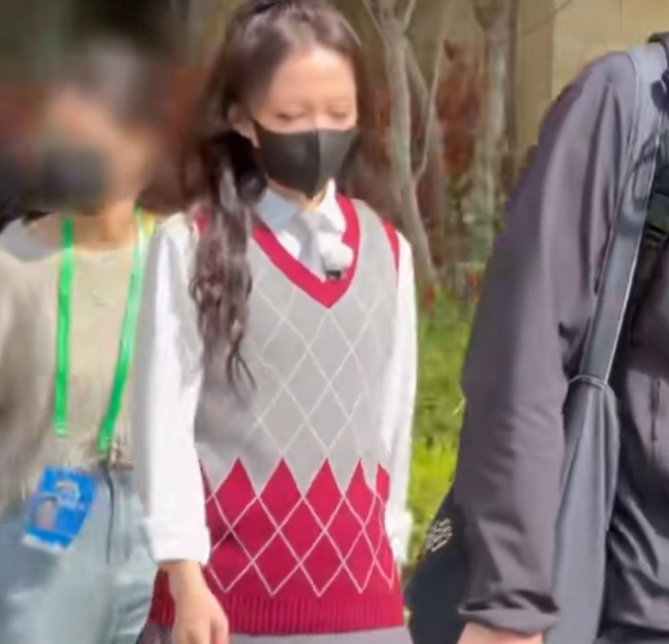 43岁的张韶涵复刻经典角色《公主小妹》皇甫珊，这身材这脸蛋简直太牛了，她是一点都