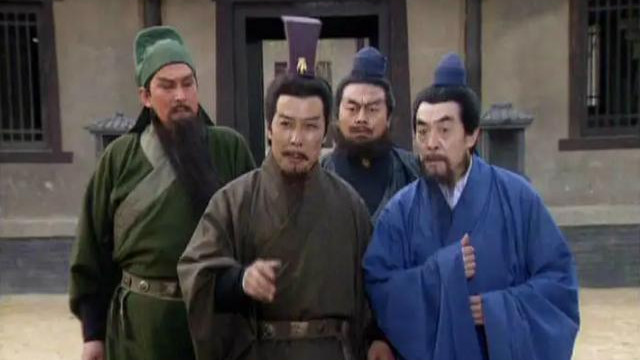 诸葛亮出山时，水镜先生仰天大笑说10个字，暗示了孔明的最终结局