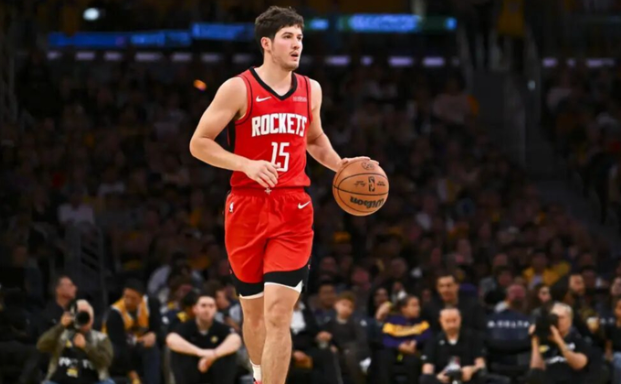 谢泼德和里弗斯的差距主要在哪？
都是白人，都是后卫，身体素质都一般，但里弗斯已经