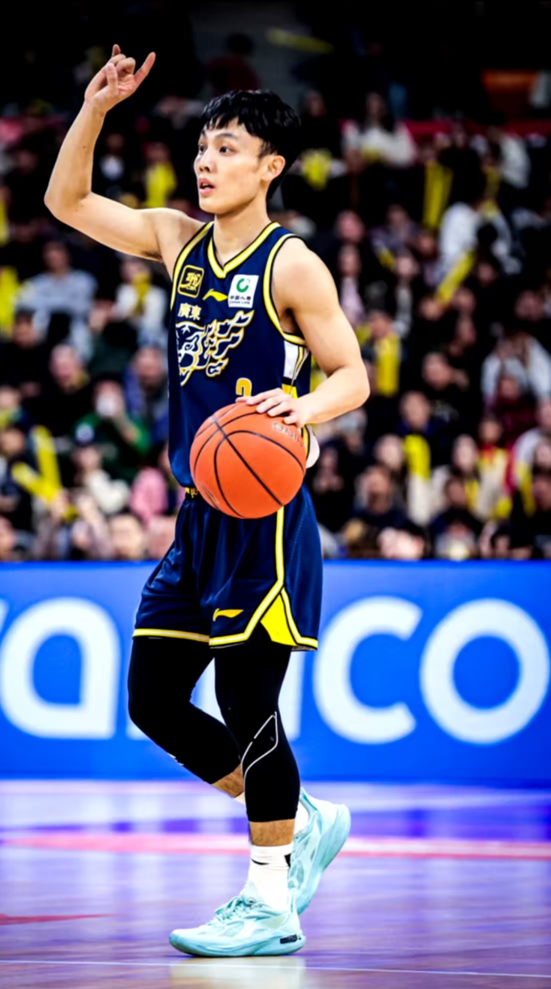 外援虽强，但广东最重要的还是徐杰，能组织串联能砍分，堪比小外援