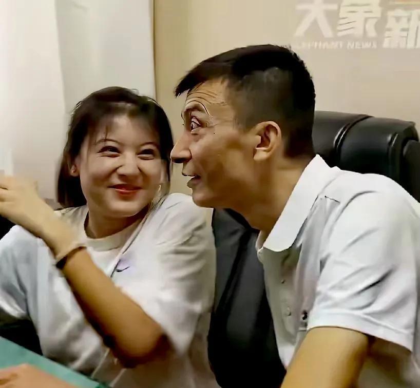 开封高考724高分女孩叫代易瓒，在开封高中读书。
据说她的家庭条件很普通，父亲在