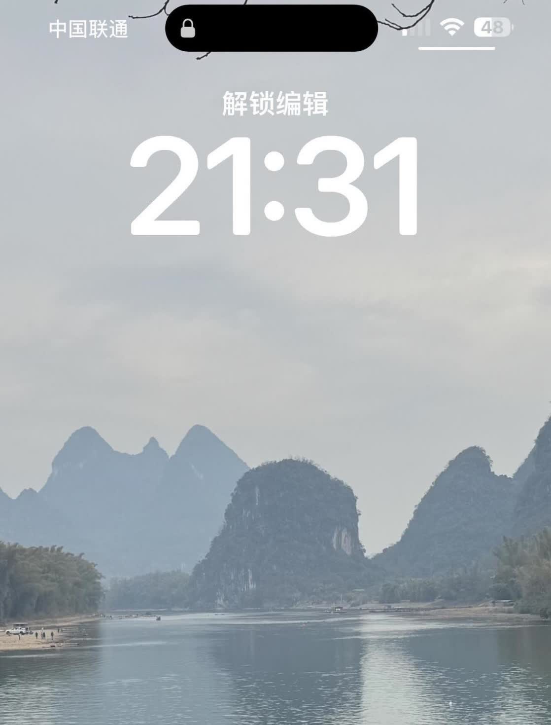 特斯拉的钱去哪了？我告诉你！它花在你看不见的地方呢。车门是全铝的，玻璃是双层的，