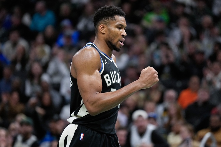 字母哥可能会离开雄鹿队，而火箭队需不需要追逐这位希腊超级巨星呢？火箭队的跟队记者