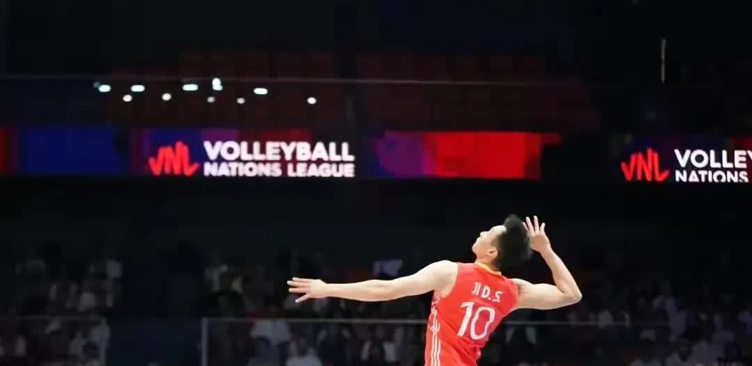 中国男排很努力，可惜关键球打丢，伊朗男排28比26拿下第一局！今晚中国男排对阵亚