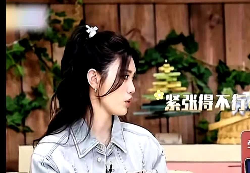 奚梦瑶：“第一胎出院的时候我是自己抱的，因为当时我很紧张，我说不行我一定要自己抱