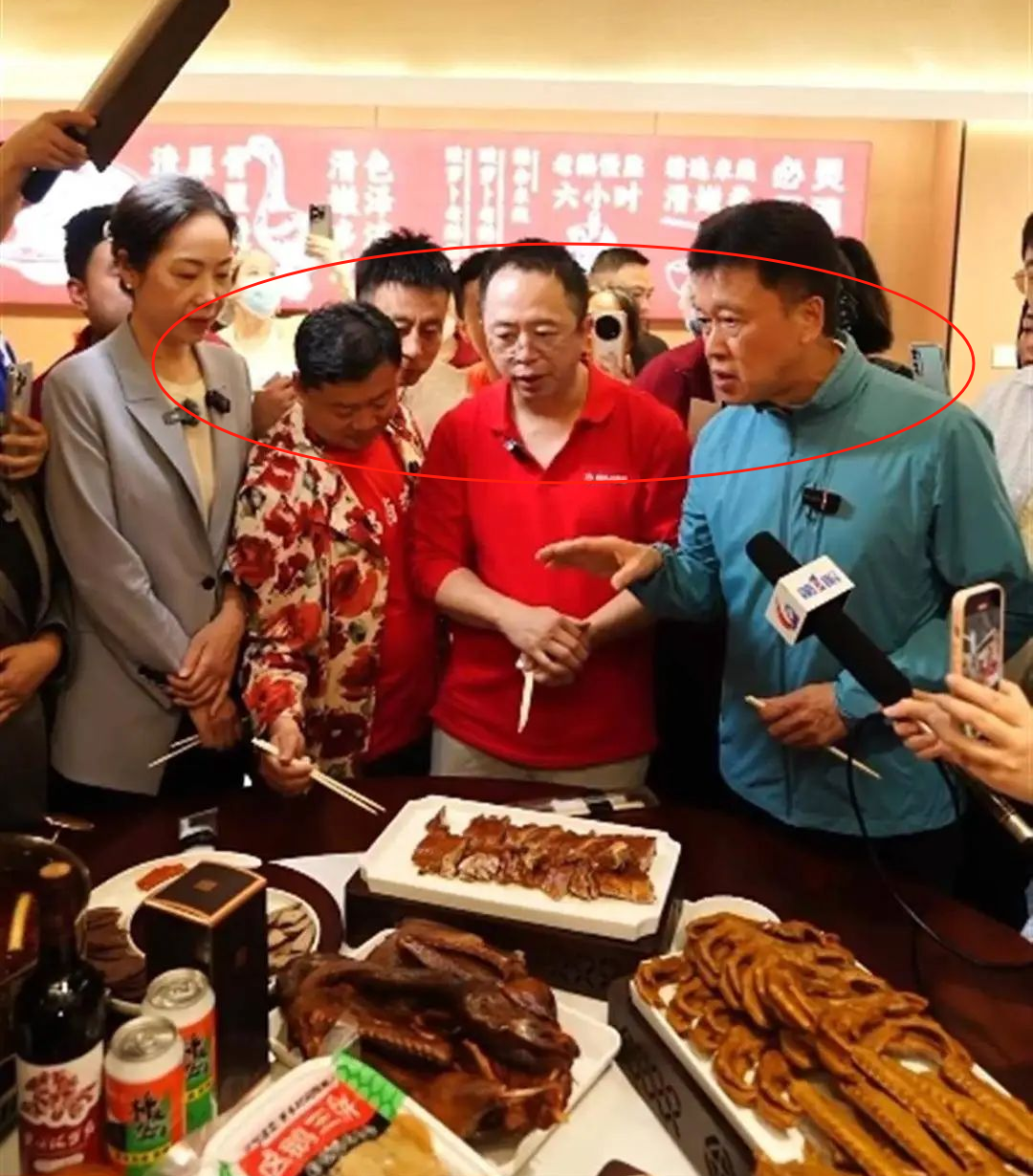 荣昌政府食堂2天接待近2万游客
爆火成这样，
揭露了3个现实！
1、只要一把手肯