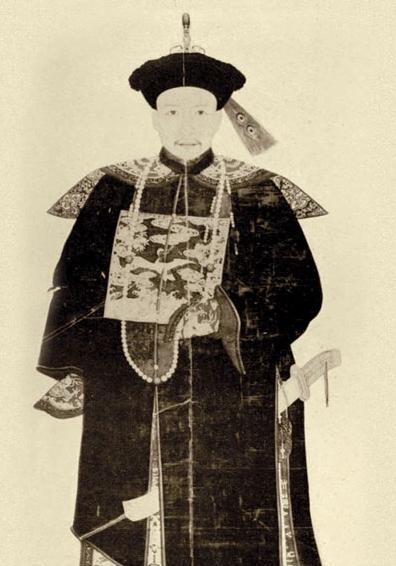 1799年，和珅面临死刑前，皇帝质问他：“你贪了朝廷这么多银子，难道花得完吗？”