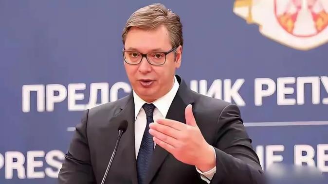 塞尔维亚总统武契奇，向国民公开道歉。塞尔维亚投错票了，应该挺俄，而不应该反俄！