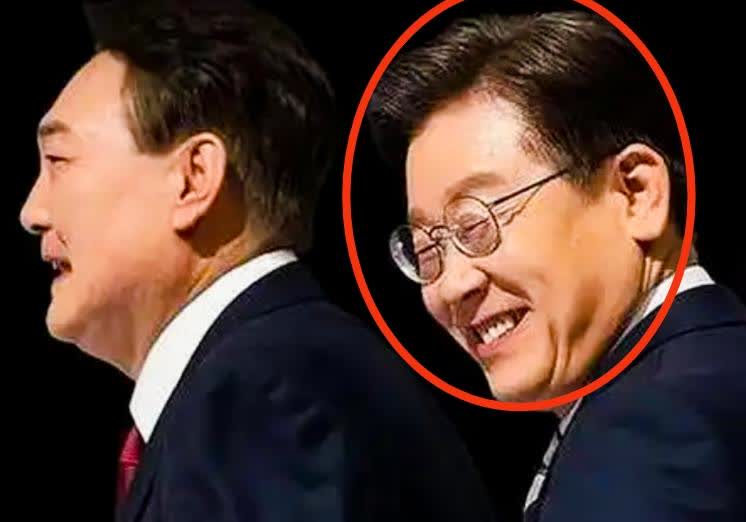 李在明是个“笑面虎”，是个狠人！
李在明当时和尹锡悦谈笑风生时，是不是心里就已