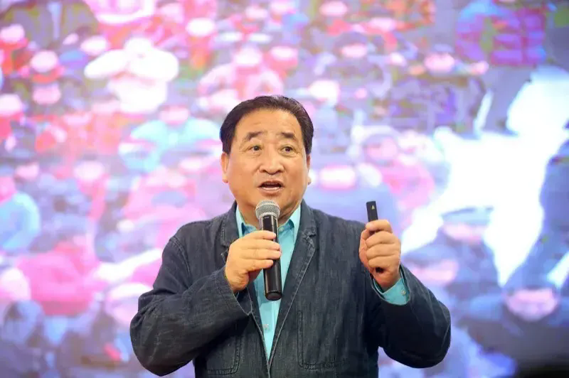 不知道你们有没有这种感觉，曾经给我们带来无数欢声笑语的姜昆，好像很久没出现在大众
