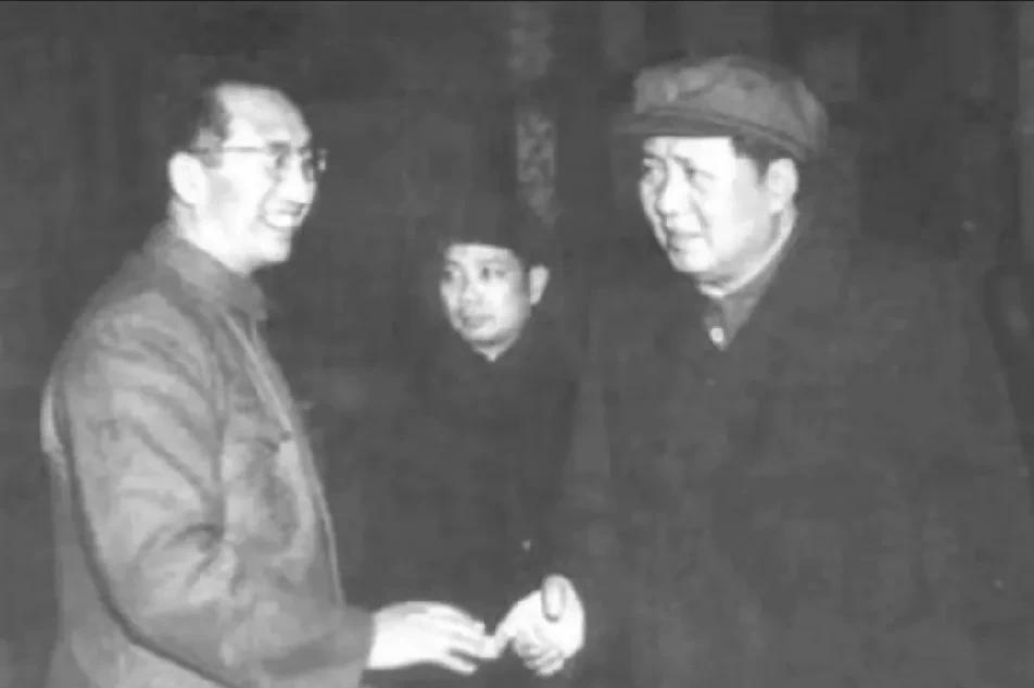 1976年9月9日，中国人民的伟大领袖毛主席与世长辞，十分悲痛的徐向前元帅在笔记
