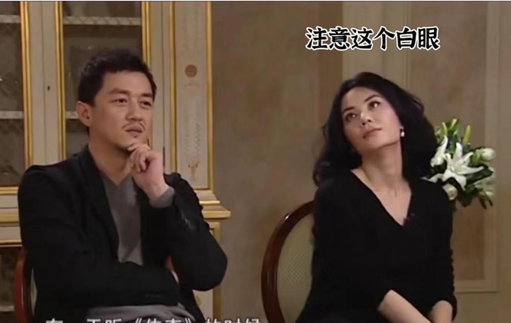 一次采访，杨澜问李亚鹏最受不了王菲什么习惯，李亚鹏说：
婚前准备，婚后做饭。
买
