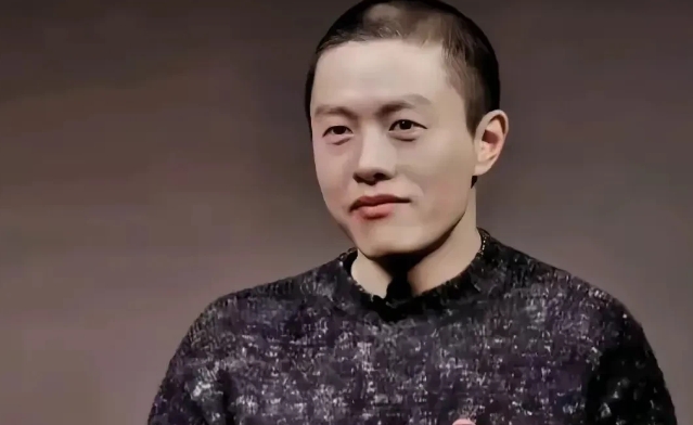 饺子这相一看就绝非泛泛之辈，心里是不是还憋着什么大招？
不知怎么地，一看到饺子这