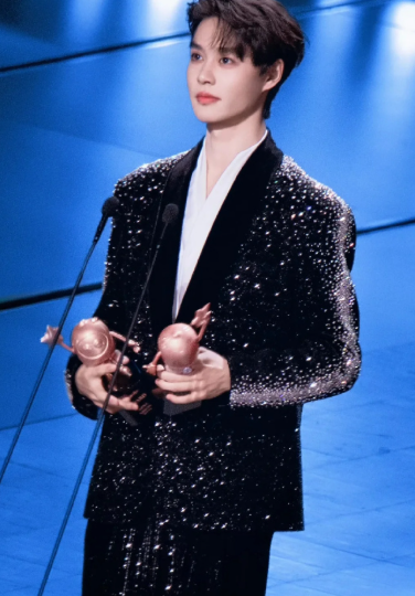 又到了最喜欢的跨年演唱会环节了，感觉各个卫视都开始放大招了，这绝对就是神仙打架现