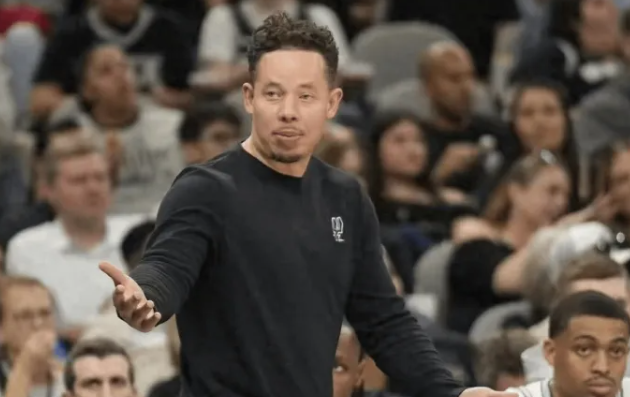 NBA常规赛马刺客场迎战魔术的比赛已经结束。全场战罢，马刺以114-112战胜魔