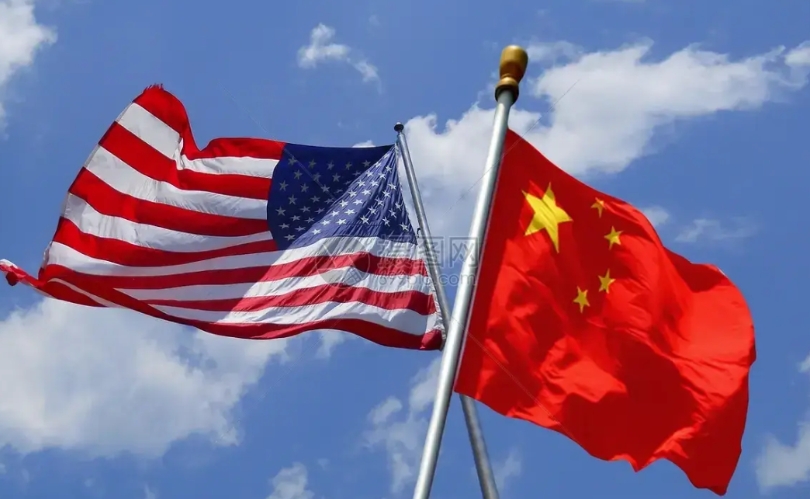 网友说我们不向美国妥协，美国走投无路肯定要和我们发生热战。
我不屑一顾，我们建国