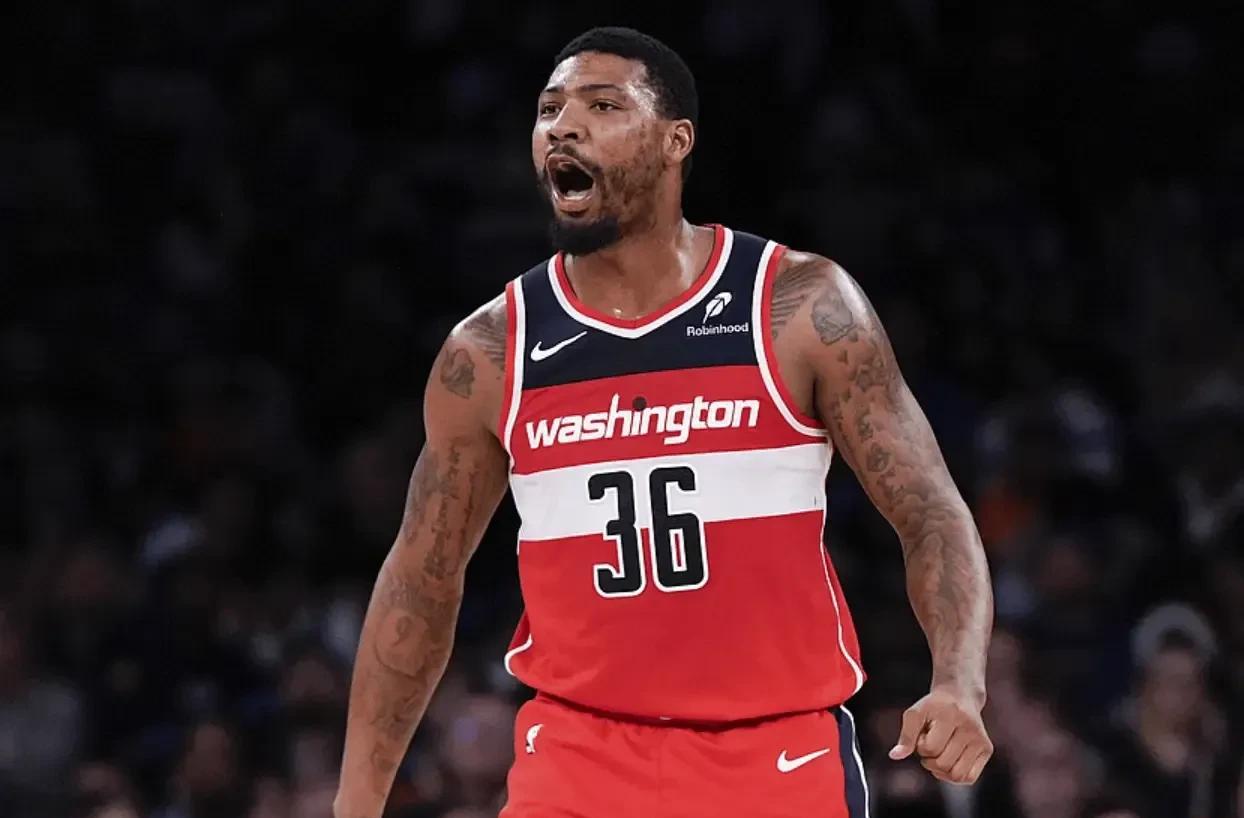 NBA情报局7月20日讯  您给评评理，斯玛特这哥们儿，刚在奇才板凳还没捂热乎呢