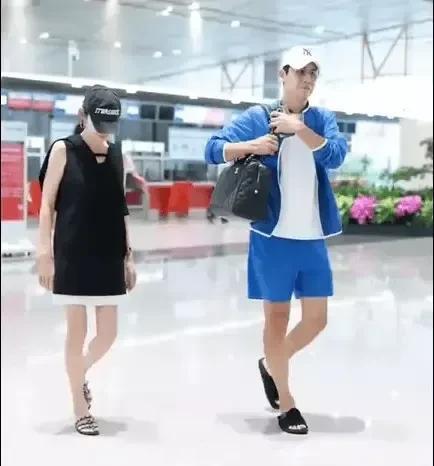 于晓光靠背包翻红？秋瓷炫笑出法令纹！最新机场战况太甜
秋瓷炫与于晓光这对跨国眷侣