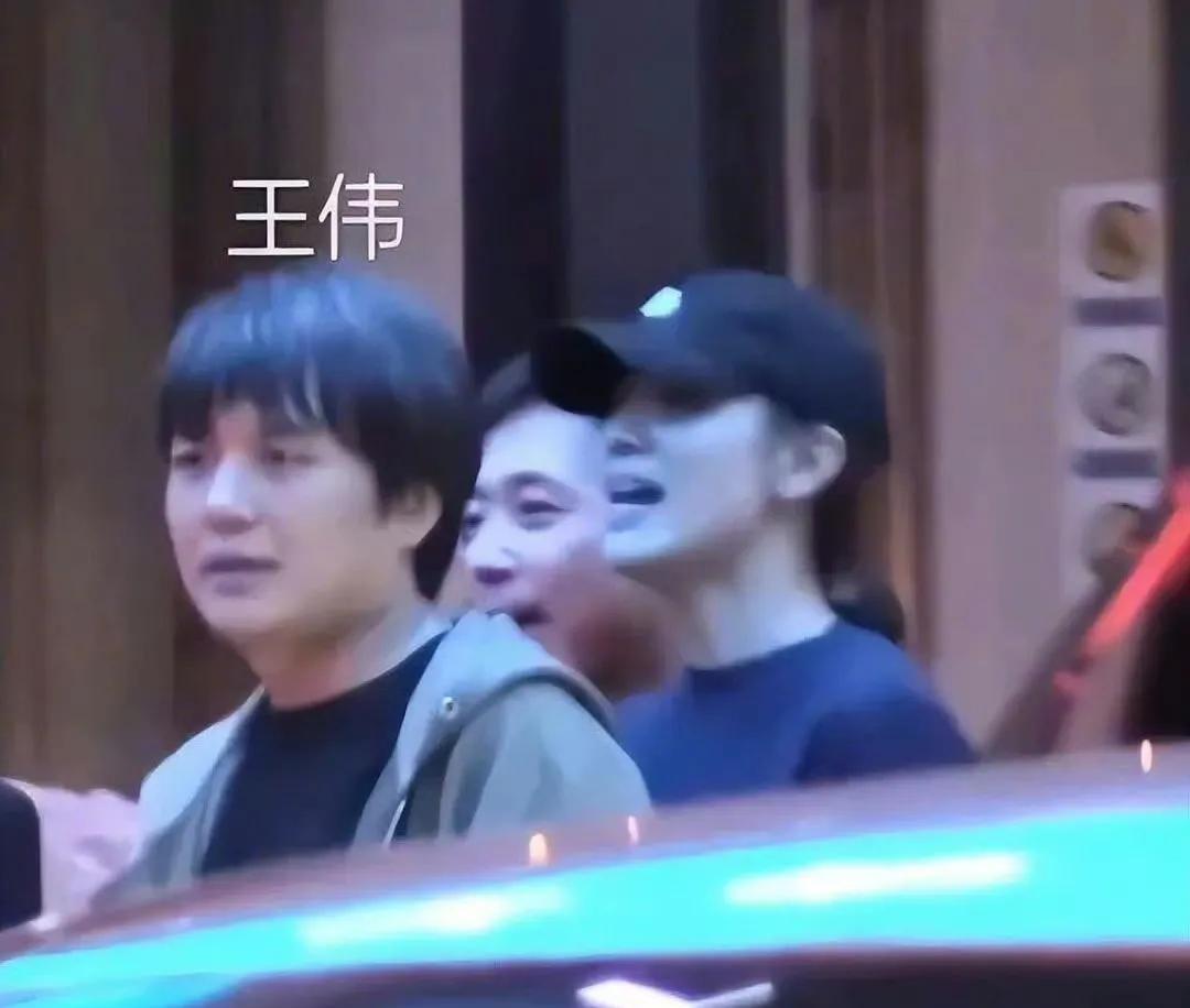 宋佳居然结婚两三年了！一朋友听了这事的反应把我逗乐了：啊？有孩子了吗？没有的话抓
