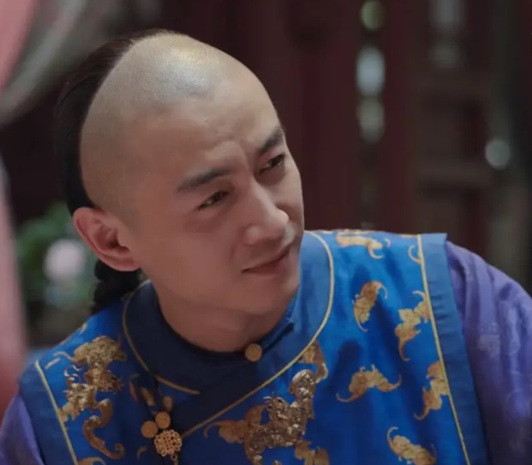 《大生意人》两江总督瑞麟真的是只老狐狸。

他开口闭口孔子、孟子。堂上堂下都标榜