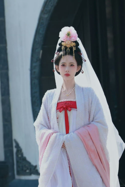 孟子义《尚公主》暮晚摇路透图，是神女吧！好美！ ​​​