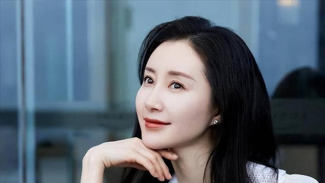 曾与刘亦菲齐名，演技在线却七年无戏可拍，如今过得如何？