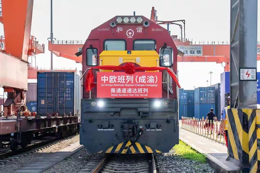 波兰后悔了！阻断中欧班列十几天后，中方提出严正交涉，迅速启动备用线路，波兰总理图