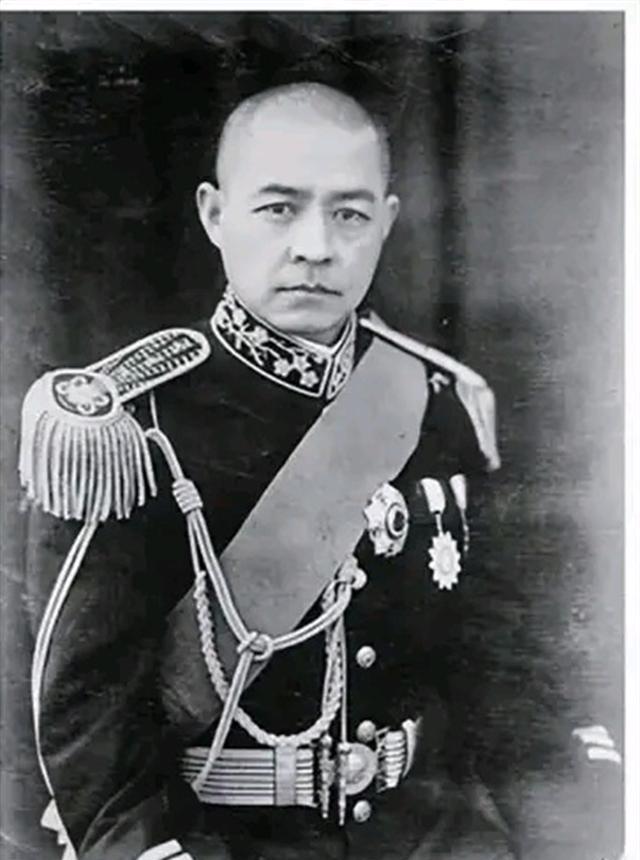 1940年，一名日本兵从自己刺死的中国将领身上，搜出一只派克钢笔，看到上面刻的名