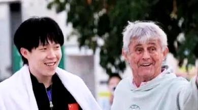 头头偶遇名人了，这位名人也是头头的铁粉！多哈大头偶遇前国足教练米卢，他是把我们国