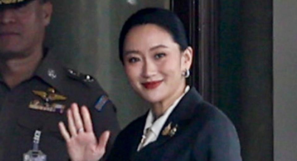 今天佩通坦的裁决，必将载入泰国历史史册！只是他信家族又一位总理下台了，恐怕最高兴