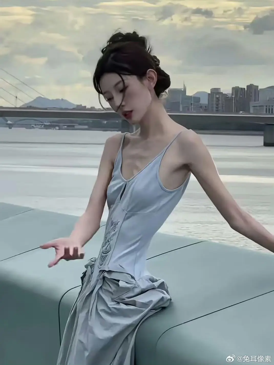 你觉得这么瘦的女演员是美吗？