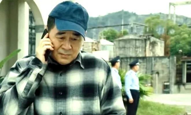 《暗潮缉凶》不喜欢在领导跟前露脸的人，是得不到提拔的。
既然你不喜欢在领导跟前露